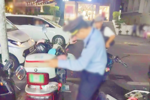 三亚吉阳规范公共停车位，停车场管理整治行动守护市民出行便利