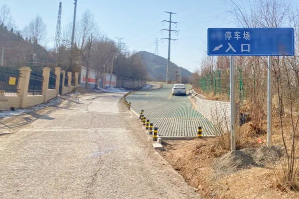 西宁新增三处停车场，缓解野生动物园停车难题