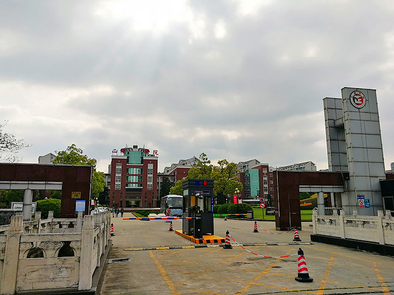 南京江宁区正德职业技术学院停车场收费管理系统及设备案例