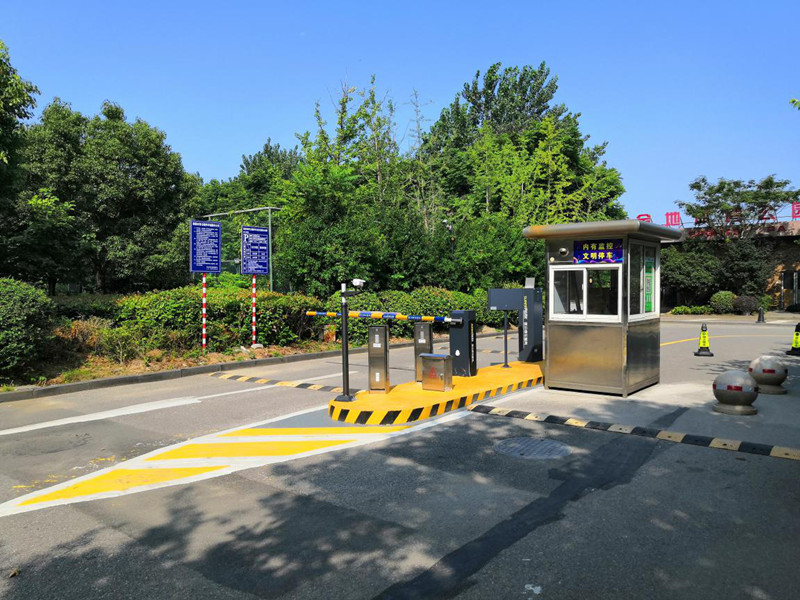 南京雨花台区湖景体育公园停车场收费管理系统及设备案例