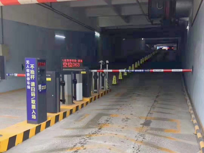 浙江宁波印象城停车场收费管理系统及设备案例