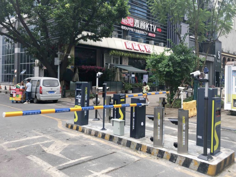 重庆九街停车场收费管理系统及设备案例