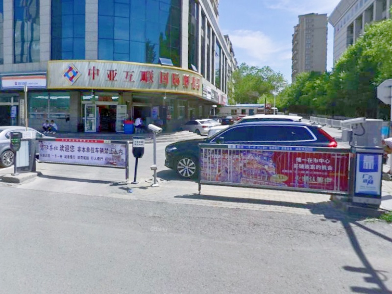 新疆乌鲁木齐新月大厦停车场收费管理系统及设备案例