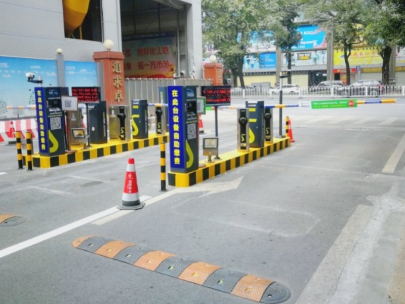 广州流花展贸中心停车场收费管理系统及设备案例
