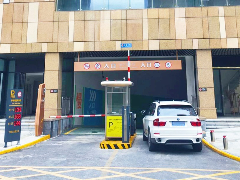 湖南长沙万博汇商务公馆停车场收费管理系统及设备案例