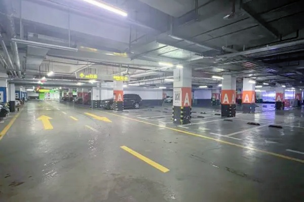 武汉商场善举！园区、小区多地免费开放停车场温暖市民心