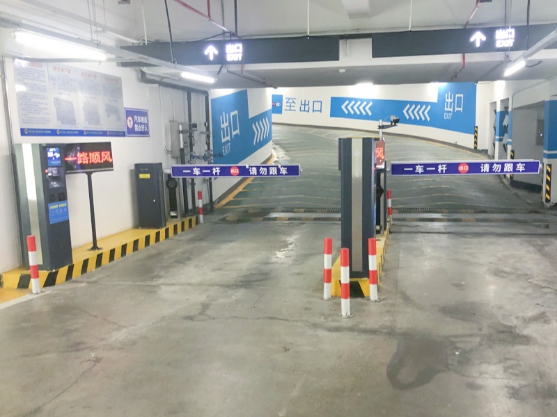 浙江杭州龙湖紫荆天街停车场收费管理系统及设备案例
