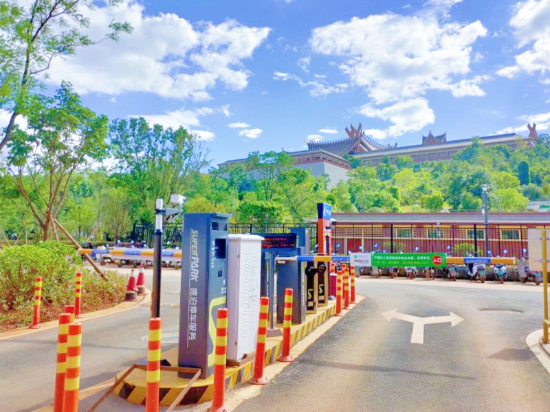 云南昆明古滇朵拉萌宠乐园停车场道闸系统及设备案例