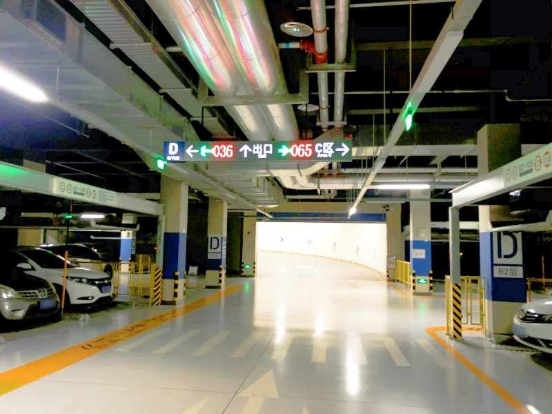 陕西西安中晶科技广场停车场免取卡收费系统及设备案例