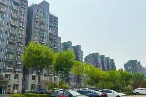 北京顺义一小区启用闲置地下车库新增845个停车位