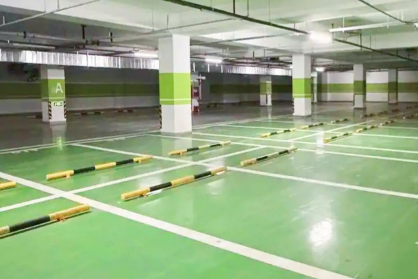北京顺义一小区启用闲置地下车库新增845个停车位