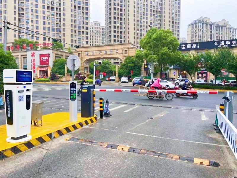江西九江铜锣湾广场停车场收费管理系统及设备案例