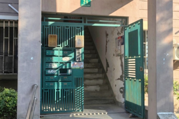 上海多小区遇“门禁失灵”：早高峰人脸识别、刷卡均失效，物业紧急处置