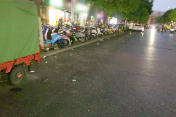 实地探访乌江路：“停车乱”整治见实效，社区与城管联动破解民生难题