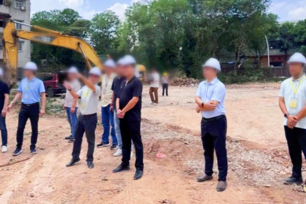 闲置地变身智慧停车场，白沙街道以爱国卫生整治破解民生难题