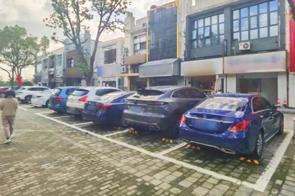 嘉定两处停车场完成改造,新增车位140余个配智能管理系统 嘉定两处停车场完成改造,新增车位140余个配智能管理系统