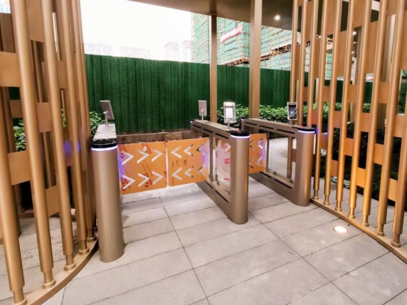 广东汕头中交和语湾小区人脸识别门禁管理系统及设备案例