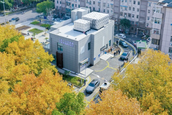 南京第二座沉井式停车场南湖试运营，90秒智能停车破解老城区泊位荒