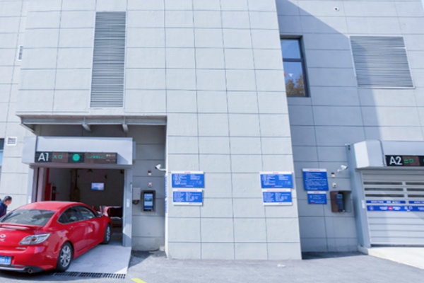 南京第二座沉井式停车场南湖试运营，90秒智能停车破解老城区泊位荒