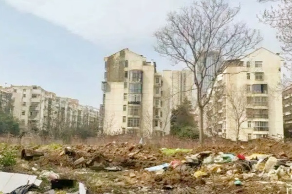 长沙芙蓉区一闲置10余年地块焕新，变身108车位便民停车场