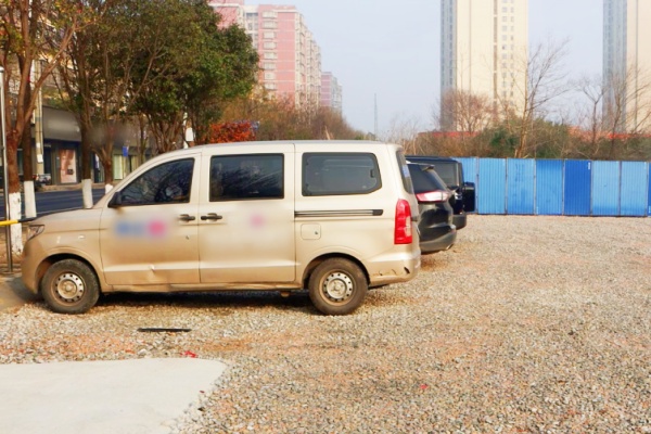 南县推进公共停车位建设，春节前投用，盘活闲置地新增527个车位