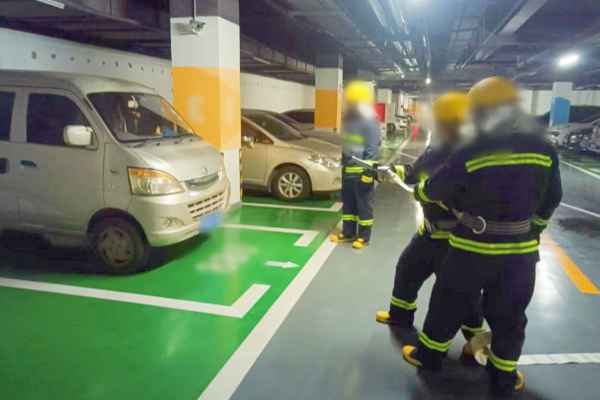 郑州高新区:地下停车场空间消防演练拉开春节安全序幕 郑州高新区:地下停车场空间消防演练拉开春节安全序幕