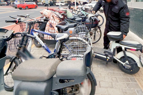 北京丰台七里庄地铁站非机动车治理见效，乱象清零后将推广至多站点