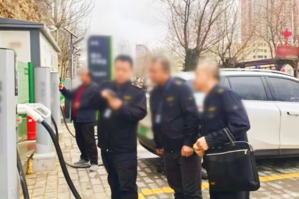 南市市场监管所开展停车场收费检查,规范标价行为保障民生权益 南市市场监管所开展停车场收费检查,规范标价行为保障民生权益